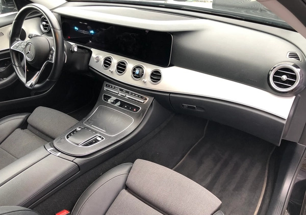 Mercedes-Benz Klasa E cena 199999 przebieg: 65872, rok produkcji 2021 z Olesno małe 407